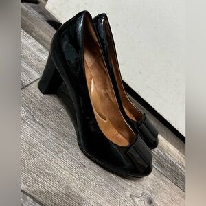 Clarks Artisan Black Patent Leather block Heels Black bow on the toe